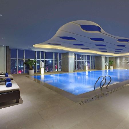 Pullman Yantai Center Hotell Exteriör bild