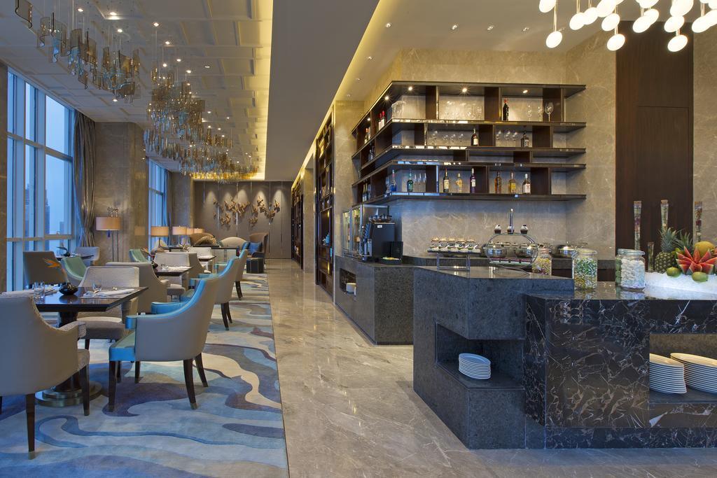 Pullman Yantai Center Hotell Exteriör bild