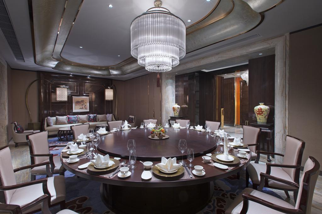 Pullman Yantai Center Hotell Exteriör bild
