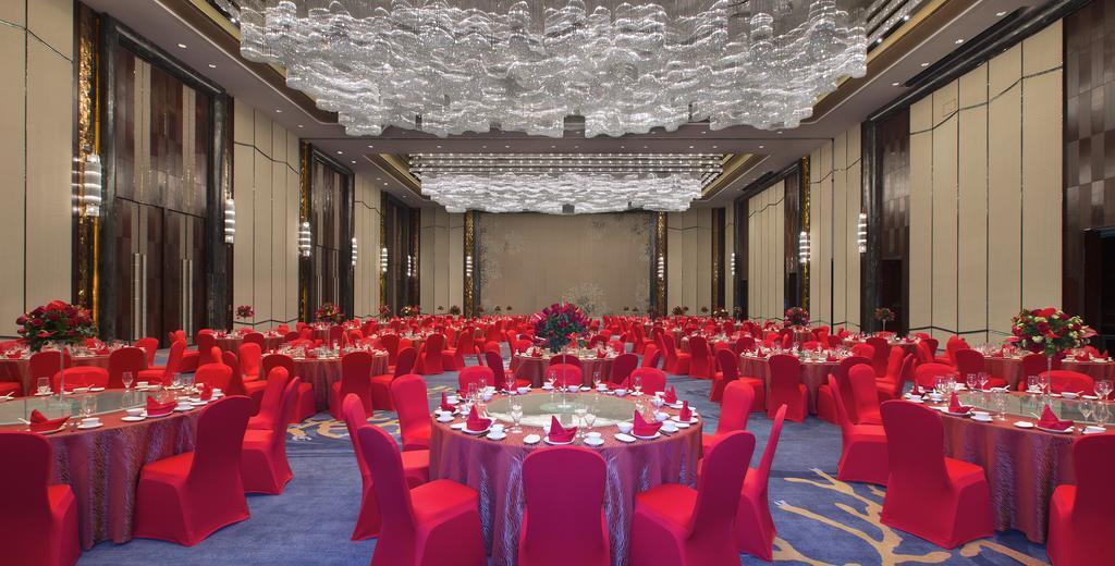 Pullman Yantai Center Hotell Exteriör bild