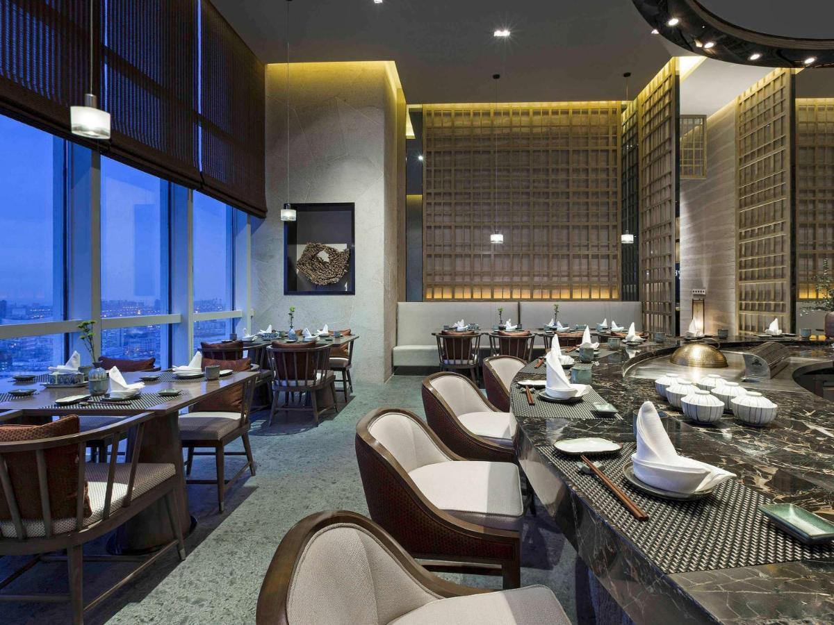 Pullman Yantai Center Hotell Exteriör bild