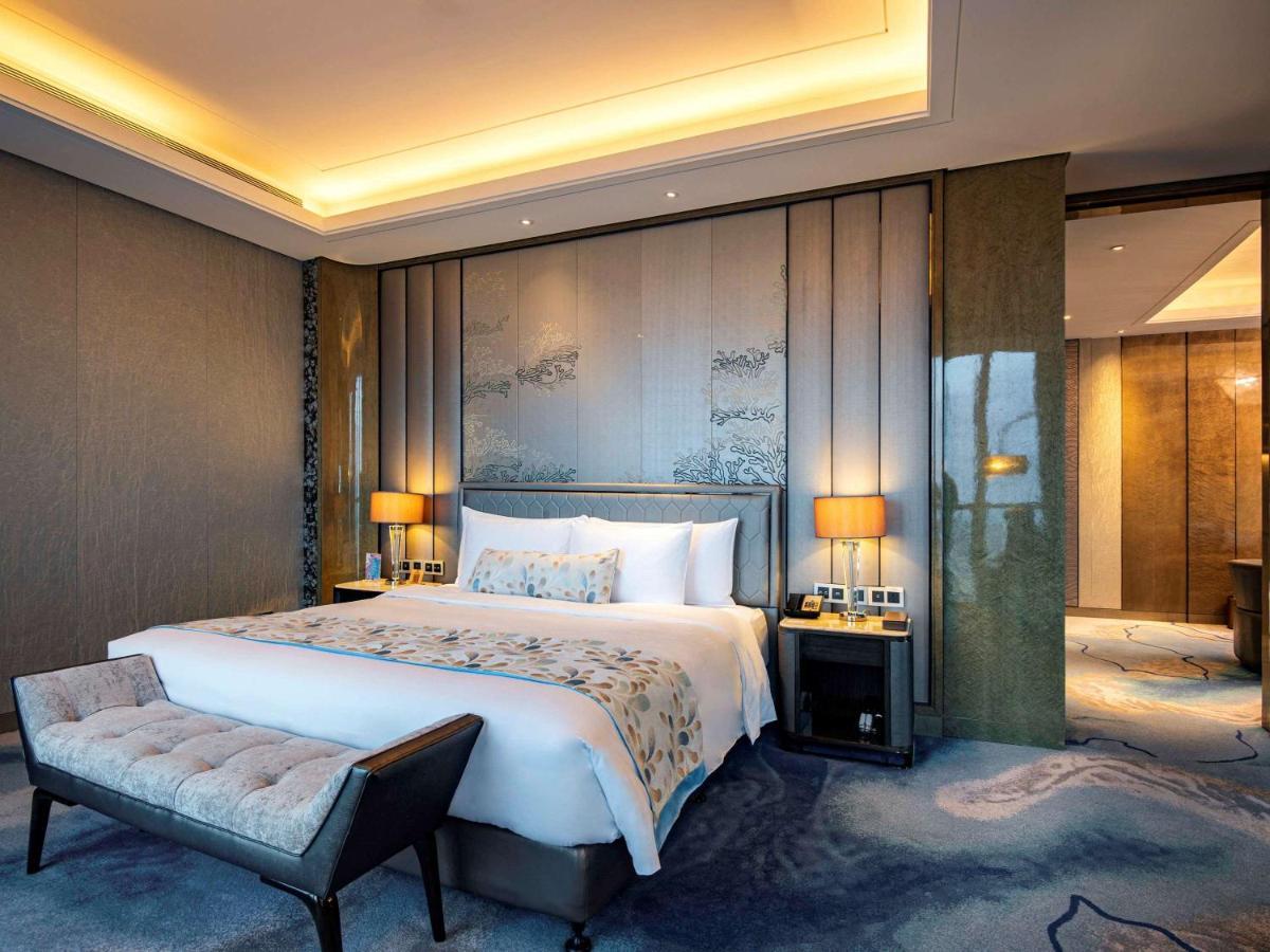 Pullman Yantai Center Hotell Exteriör bild