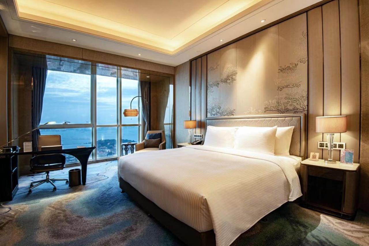 Pullman Yantai Center Hotell Exteriör bild