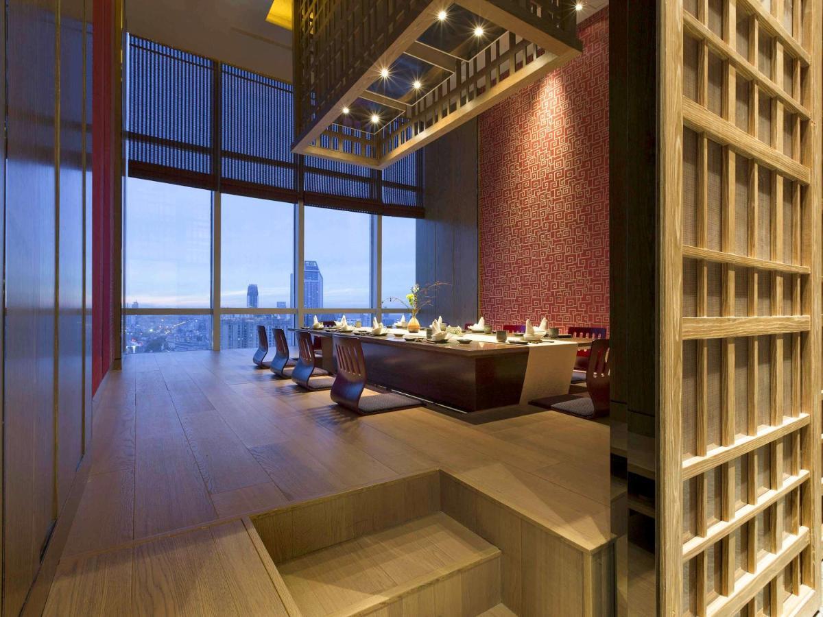 Pullman Yantai Center Hotell Exteriör bild