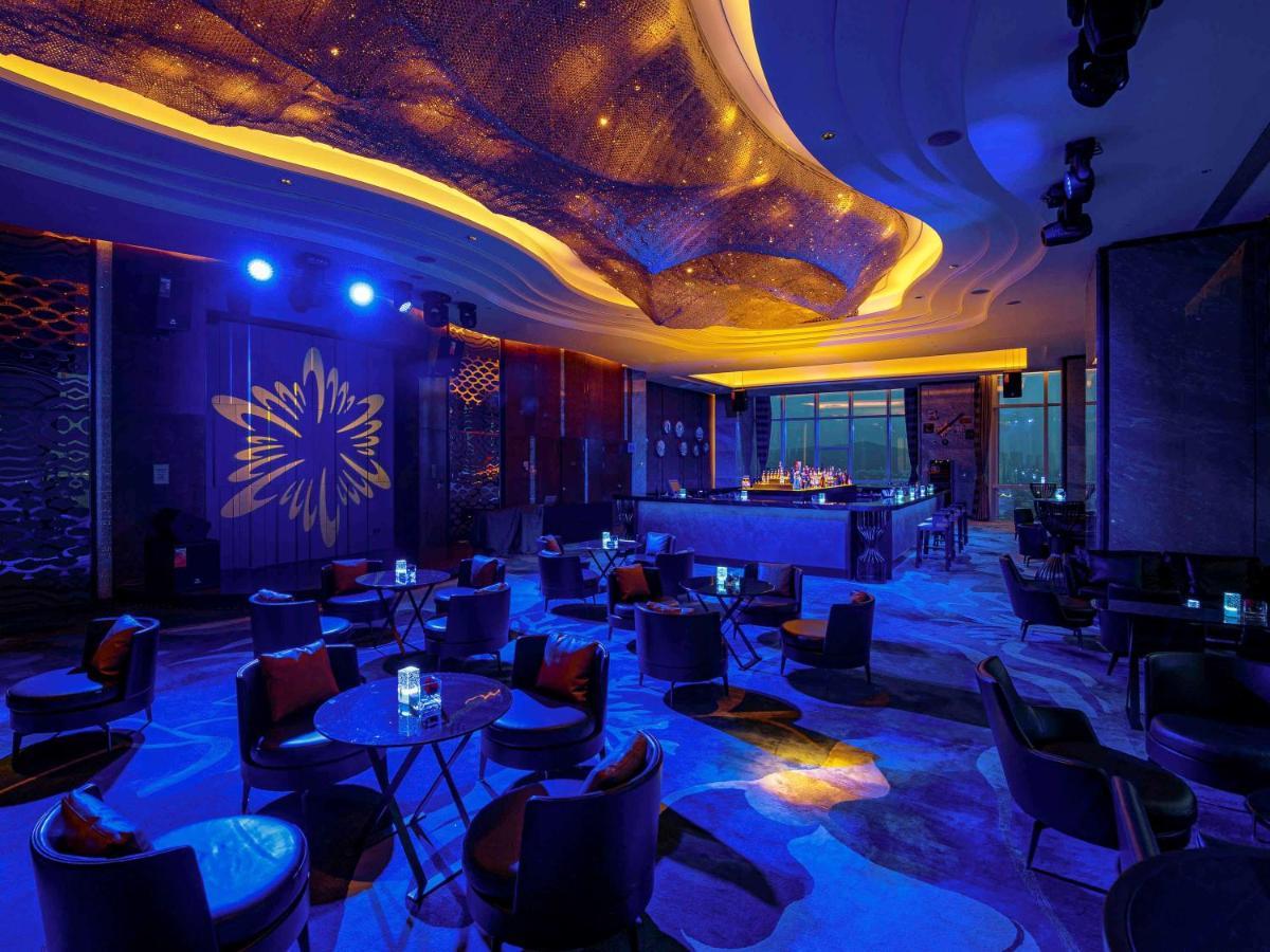 Pullman Yantai Center Hotell Exteriör bild