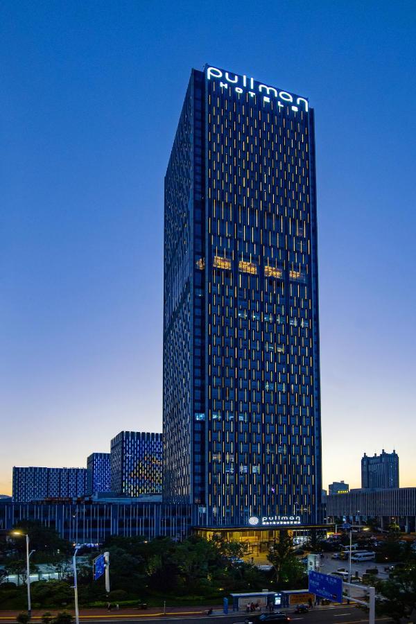 Pullman Yantai Center Hotell Exteriör bild