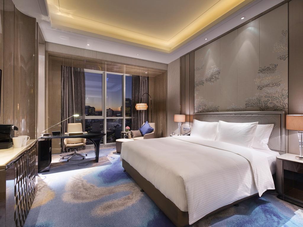 Pullman Yantai Center Hotell Exteriör bild