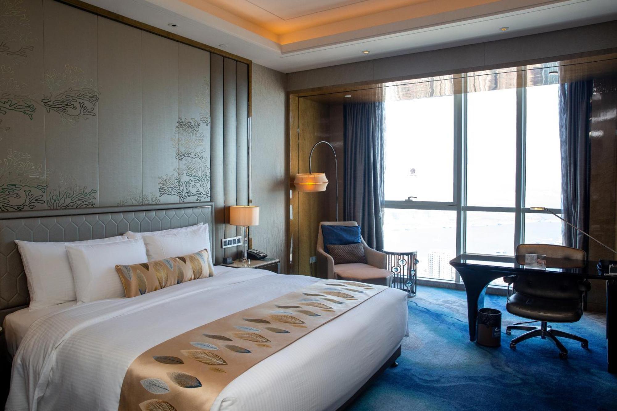 Pullman Yantai Center Hotell Exteriör bild