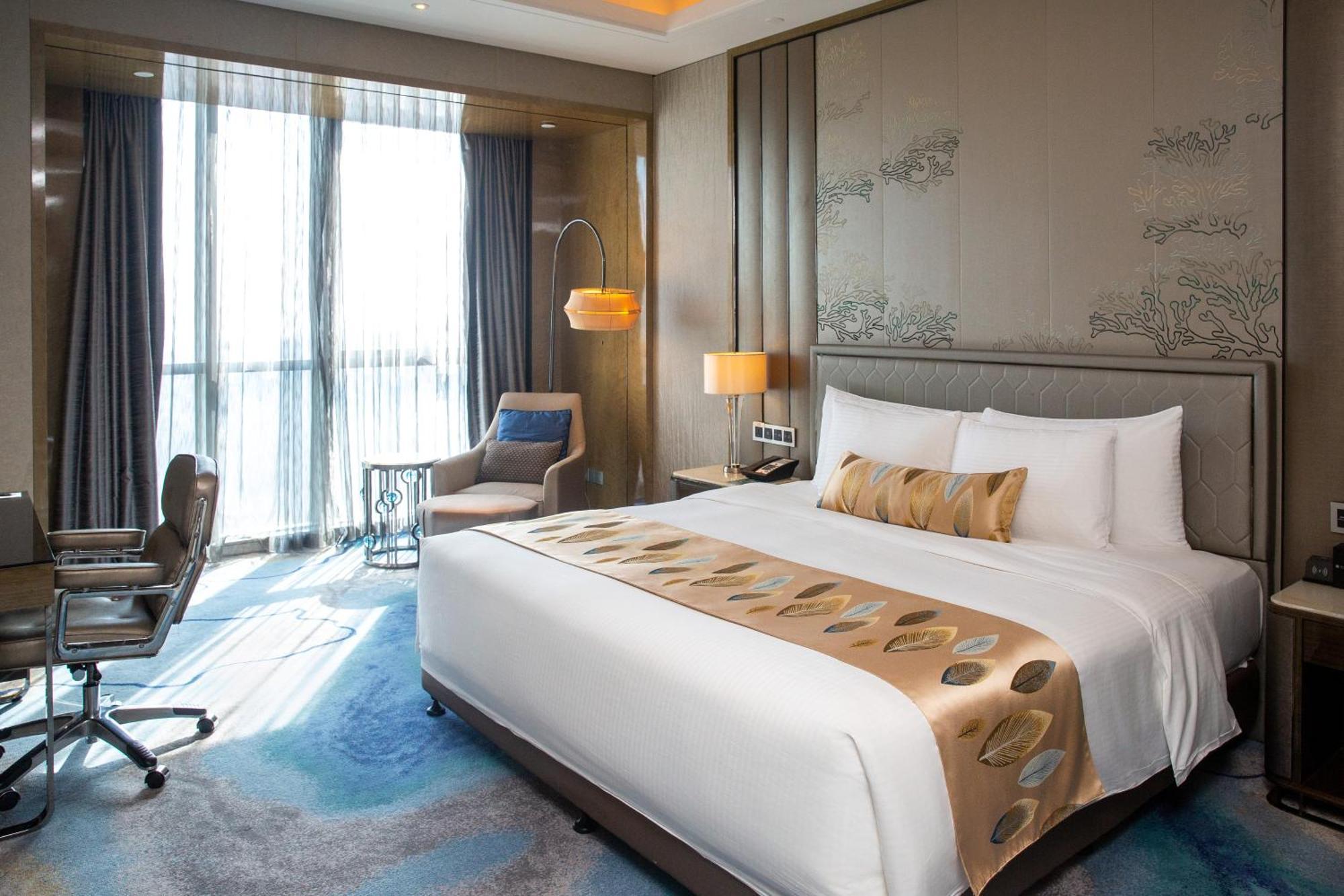 Pullman Yantai Center Hotell Exteriör bild